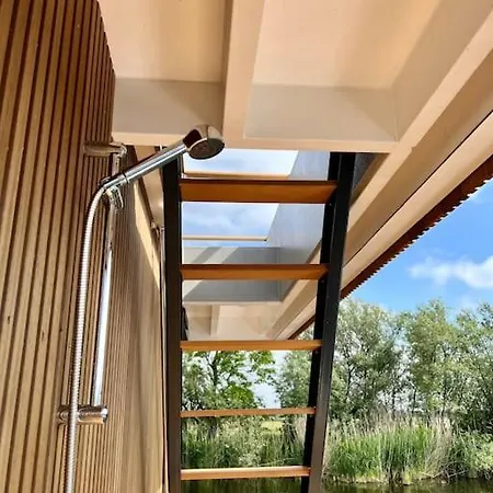 Πλωτό κατάλυμα Surla Houseboat 