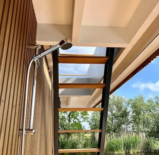 Hotel en barco Surla Houseboat 